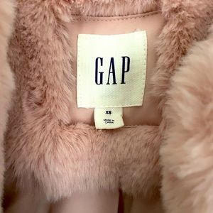 Faux fur jacket from Gap in size XS. Never worn and in excellent condition.